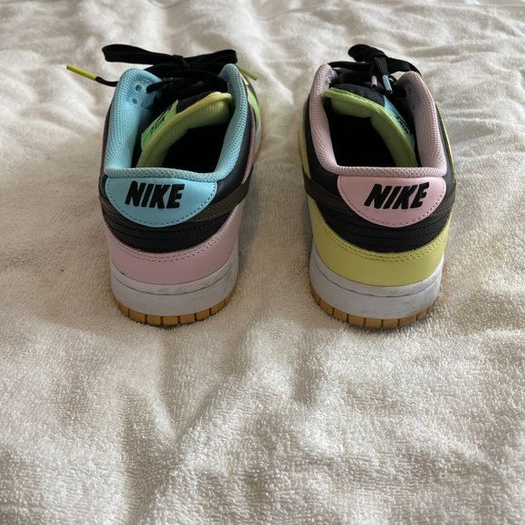 Nike Dunk Low SE FREE.99 Used Size 11.5 DH0952-001 - Picture 3 of 6